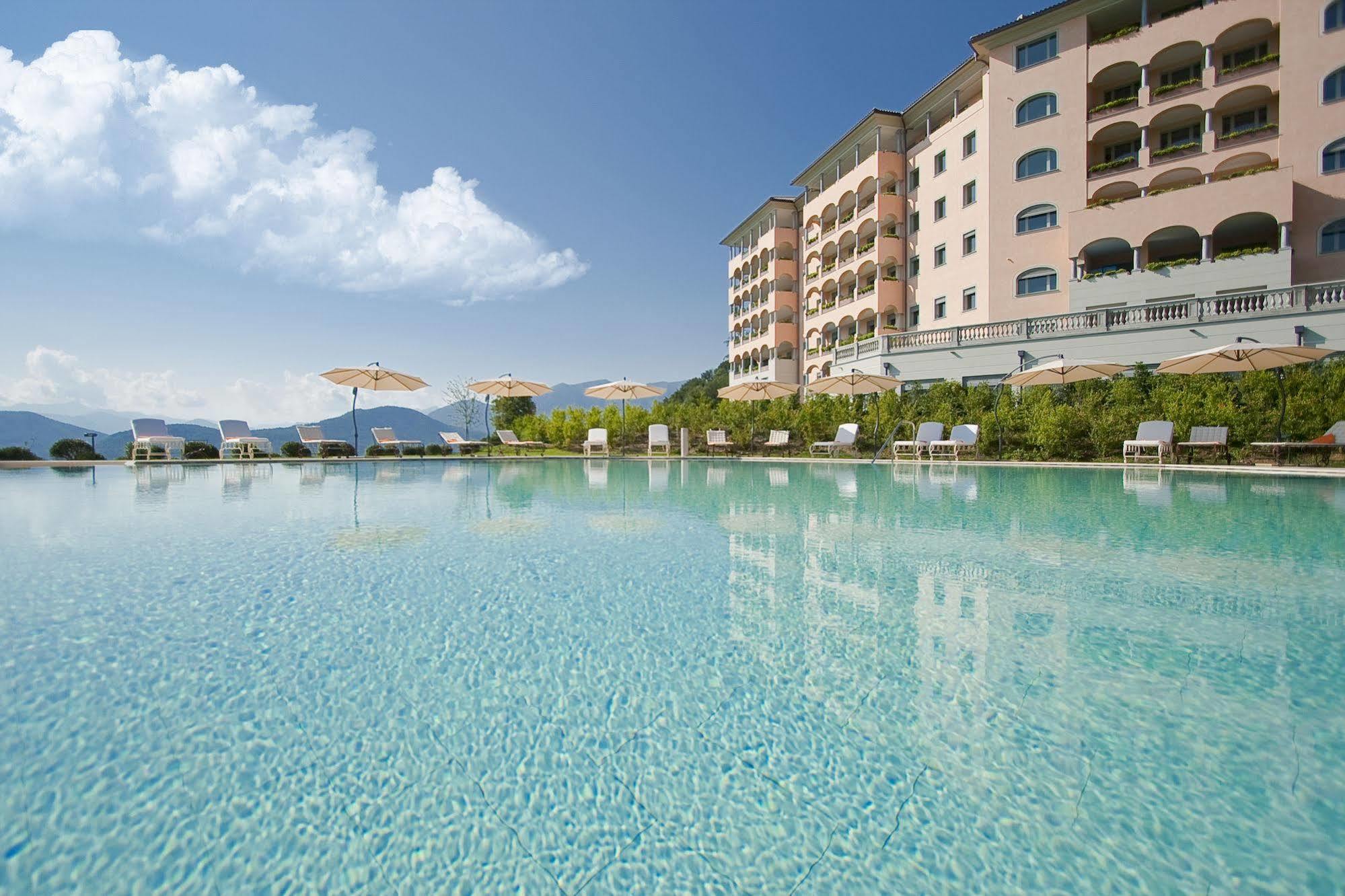 Resort Collina D'Oro - Hotel, Residence & Spa Agra Exterior foto